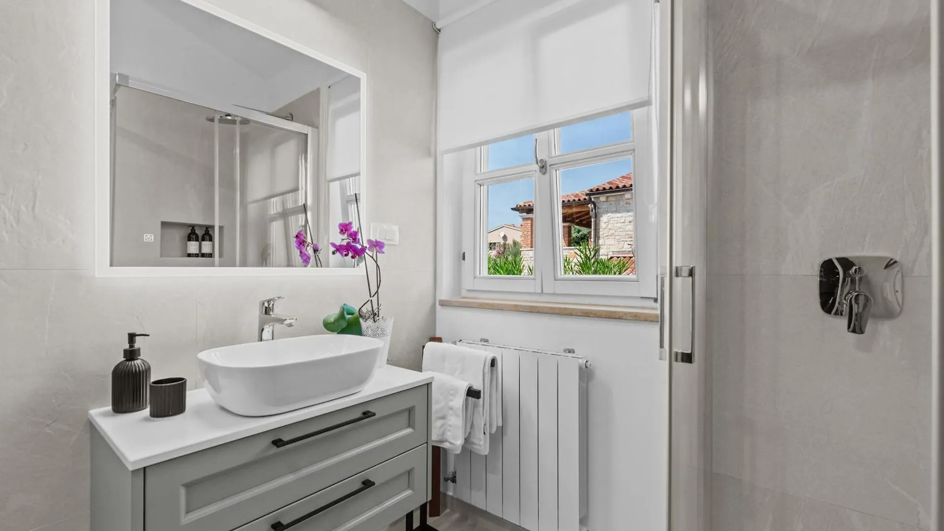 Villa Mia Lea Fuer 6 Personen Tar-Vabriga
